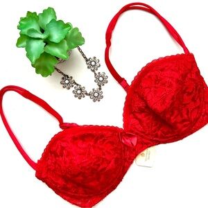Vintage Victoria's Secret Gold Label Red Lace Bra 36B NWT Dead Stock Valentine’s